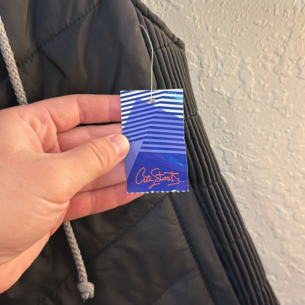 NWT city streets puffer vest h